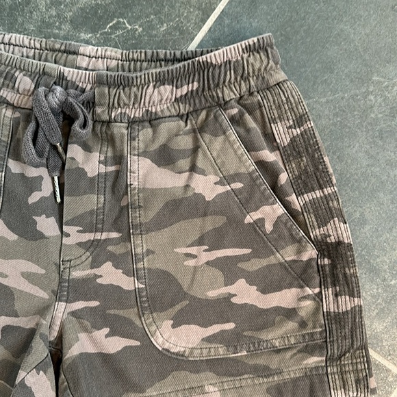 Athleta Farallon Short - Picture 2 of 4